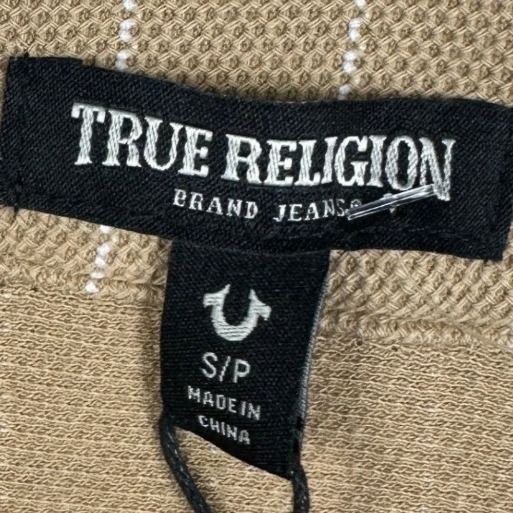 NEW True Religion Shirt Mens Small Tan Baseball Jersey Graphic Print Button Up